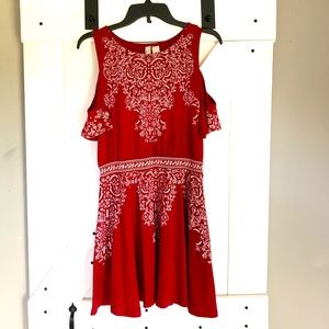 Women’s Divided H&M Red and White Floral Mini Dress Cold Shoulder Size 10